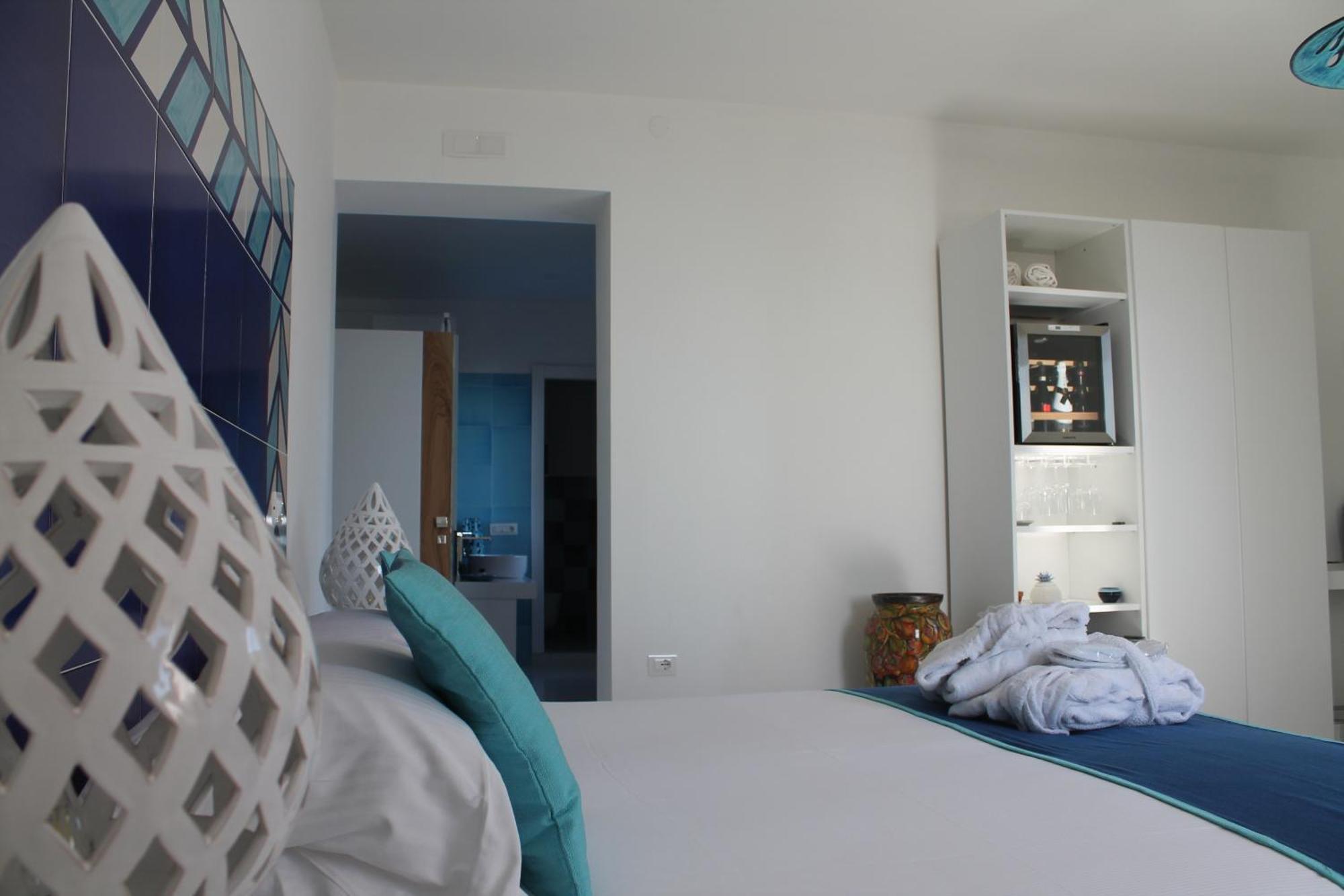 Il Melograno In Costa D'Amalfi - Romantic Experience Vietri Eksteriør billede